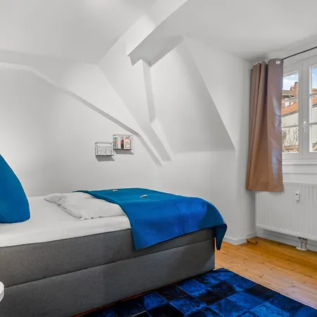 Traumhaft Gelegene Altbau-Wohnung Im Herzen Von Weinheim - Parking Exterior photo