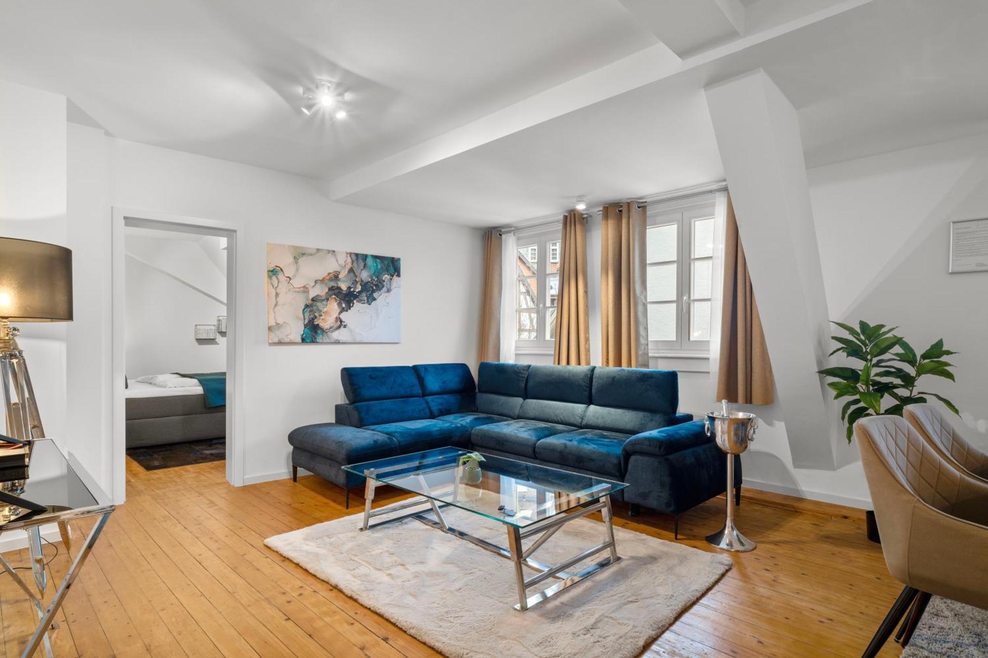 Traumhaft Gelegene Altbau-wohnung Im Herzen Von - Parking Apartment