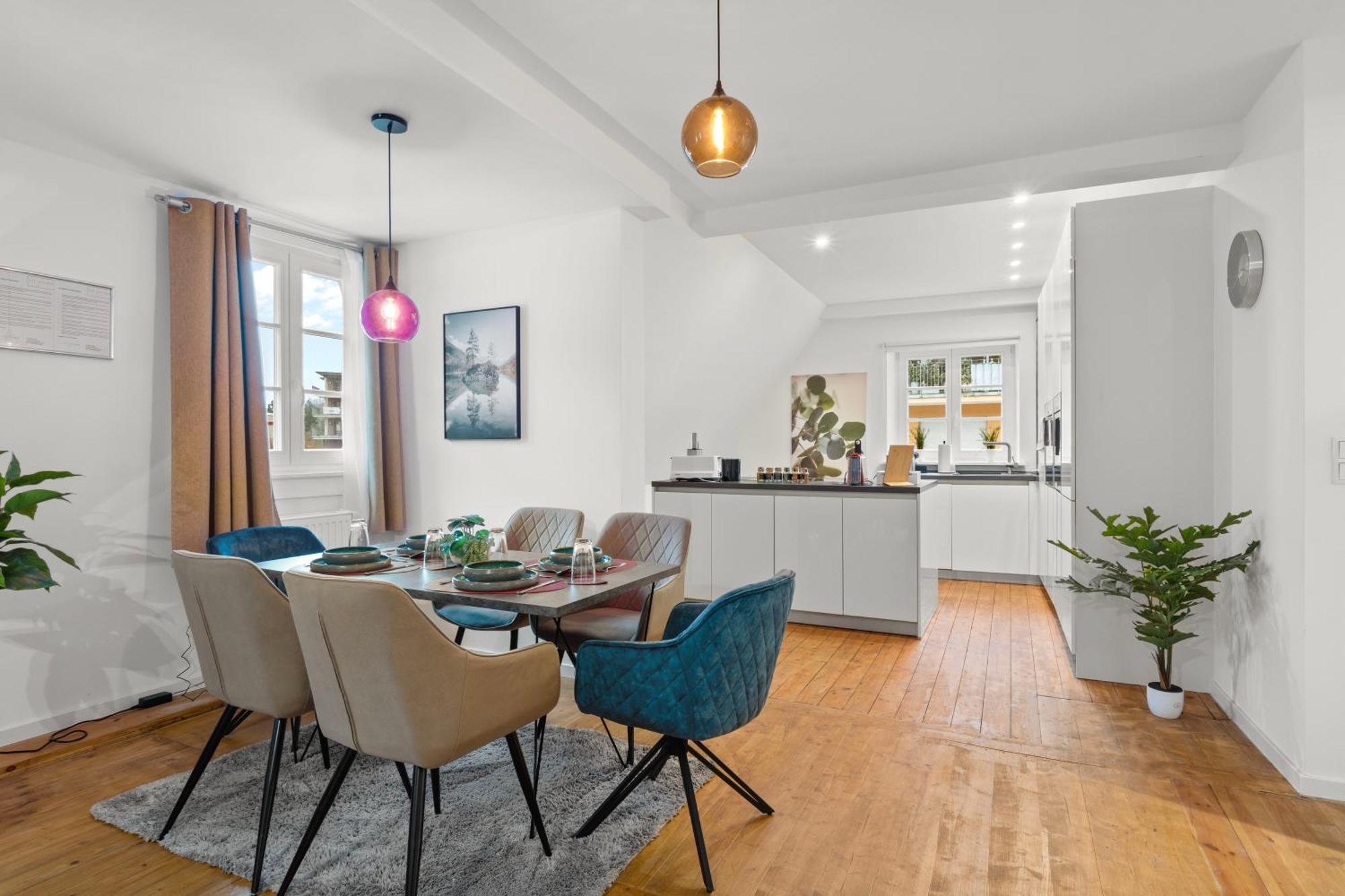 Traumhaft Gelegene Altbau-wohnung Im Herzen Von - Parking *