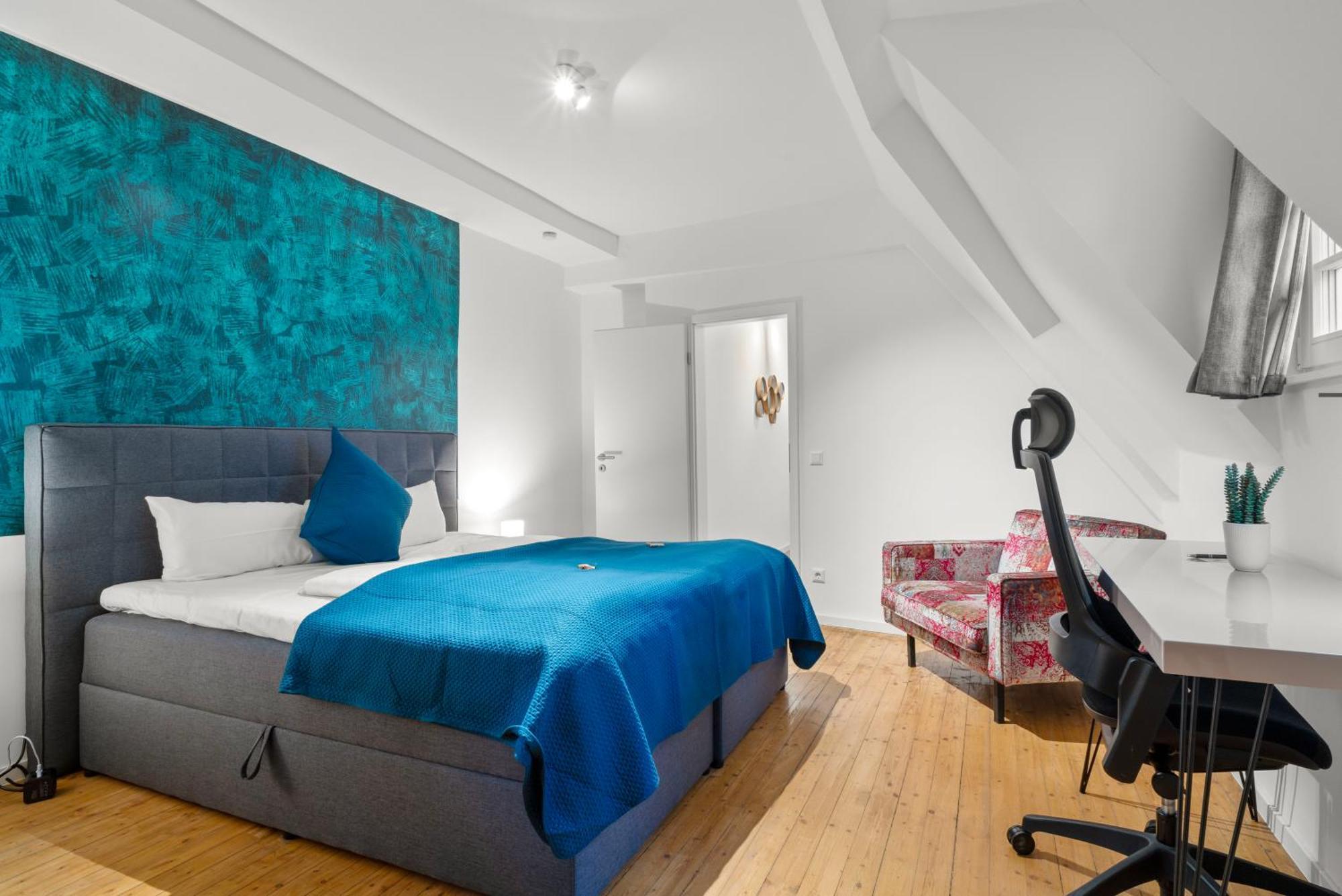 Traumhaft Gelegene Altbau-wohnung Im Herzen Von - Parking